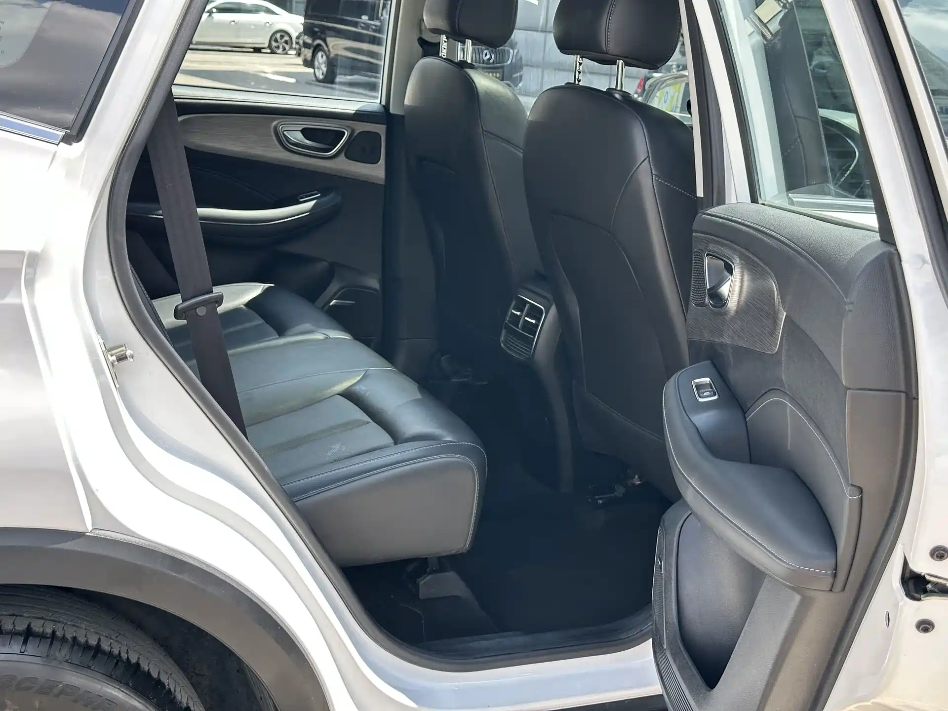 Фото 4 - Roewe RX5