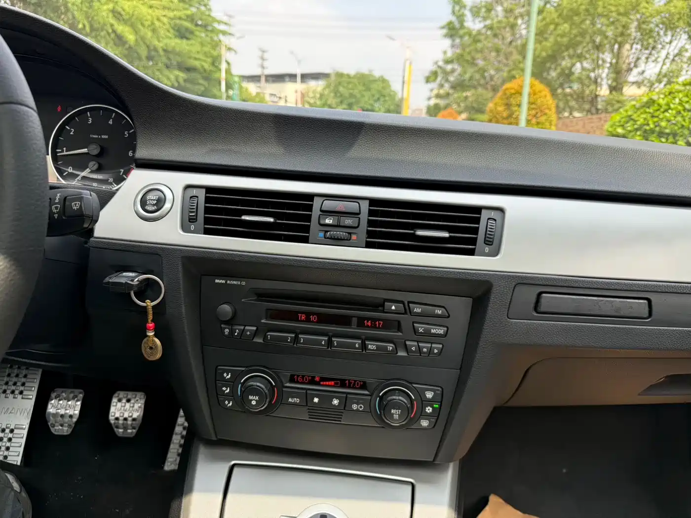 BMW 3 Series (Import) 2005 Model E90 320i фото 14