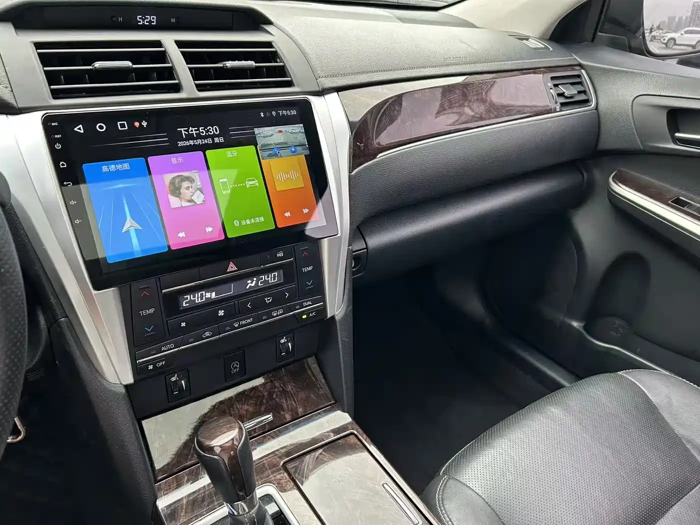Toyota Camry 2016 2.0G 10th Anniversary Leading Edition фото 19