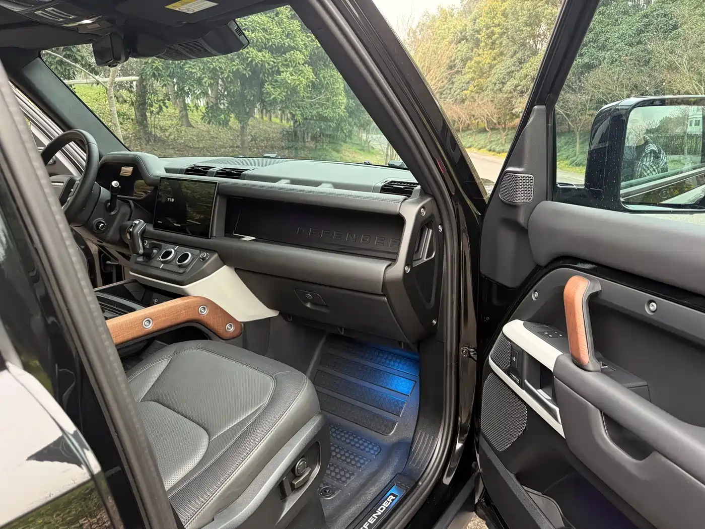 Land Rover Defender 2024 110 3.0T P400 X-DYNAMIC HSE фото 5