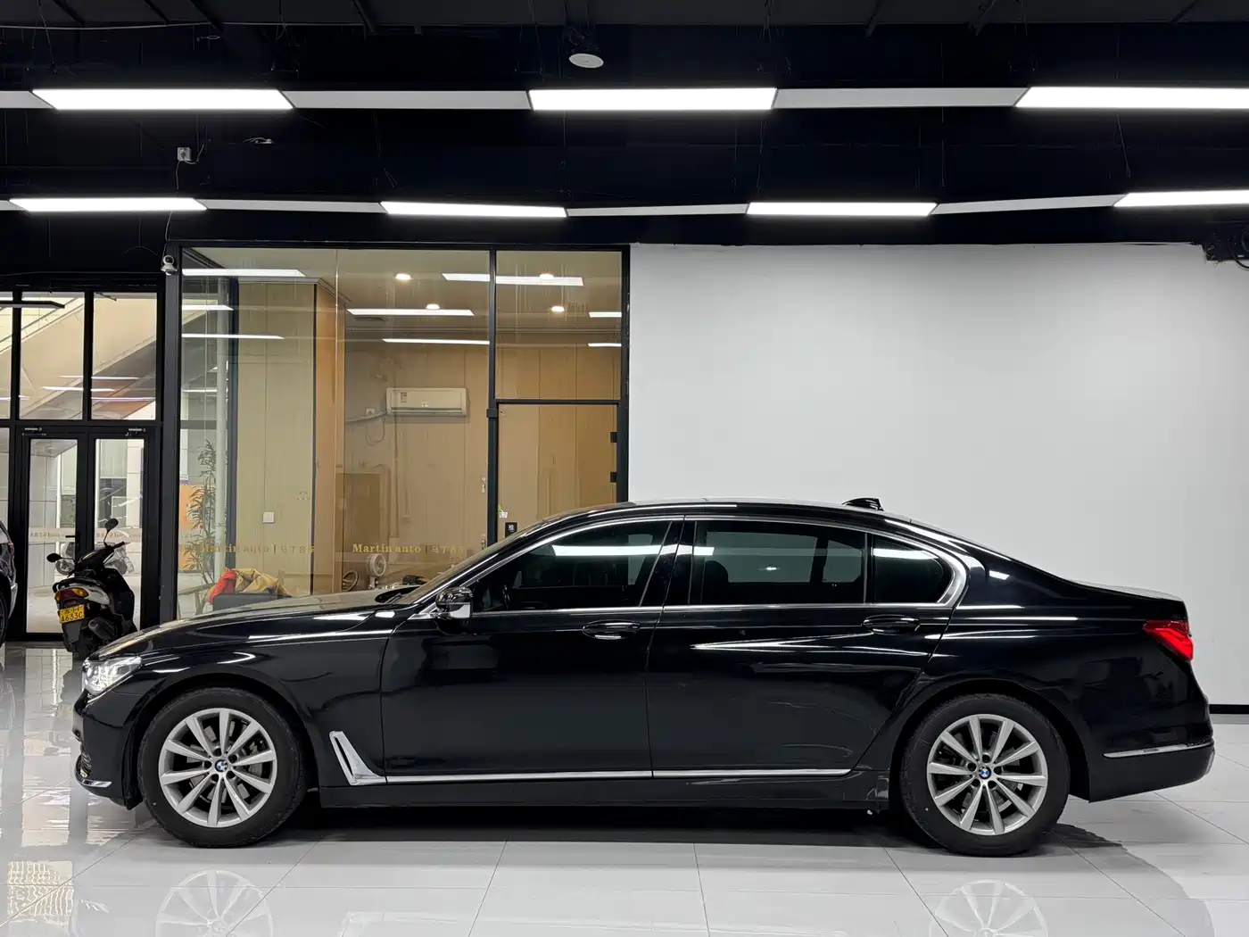 BMW 7 Series 2016 730Li Luxury фото 3