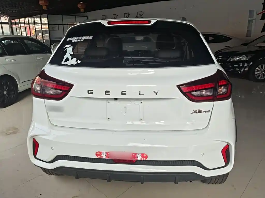 Фото 6 - Geely Vision X3
