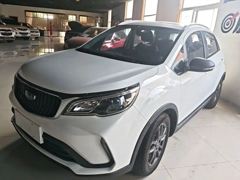 Фото 2 - Geely Vision X3