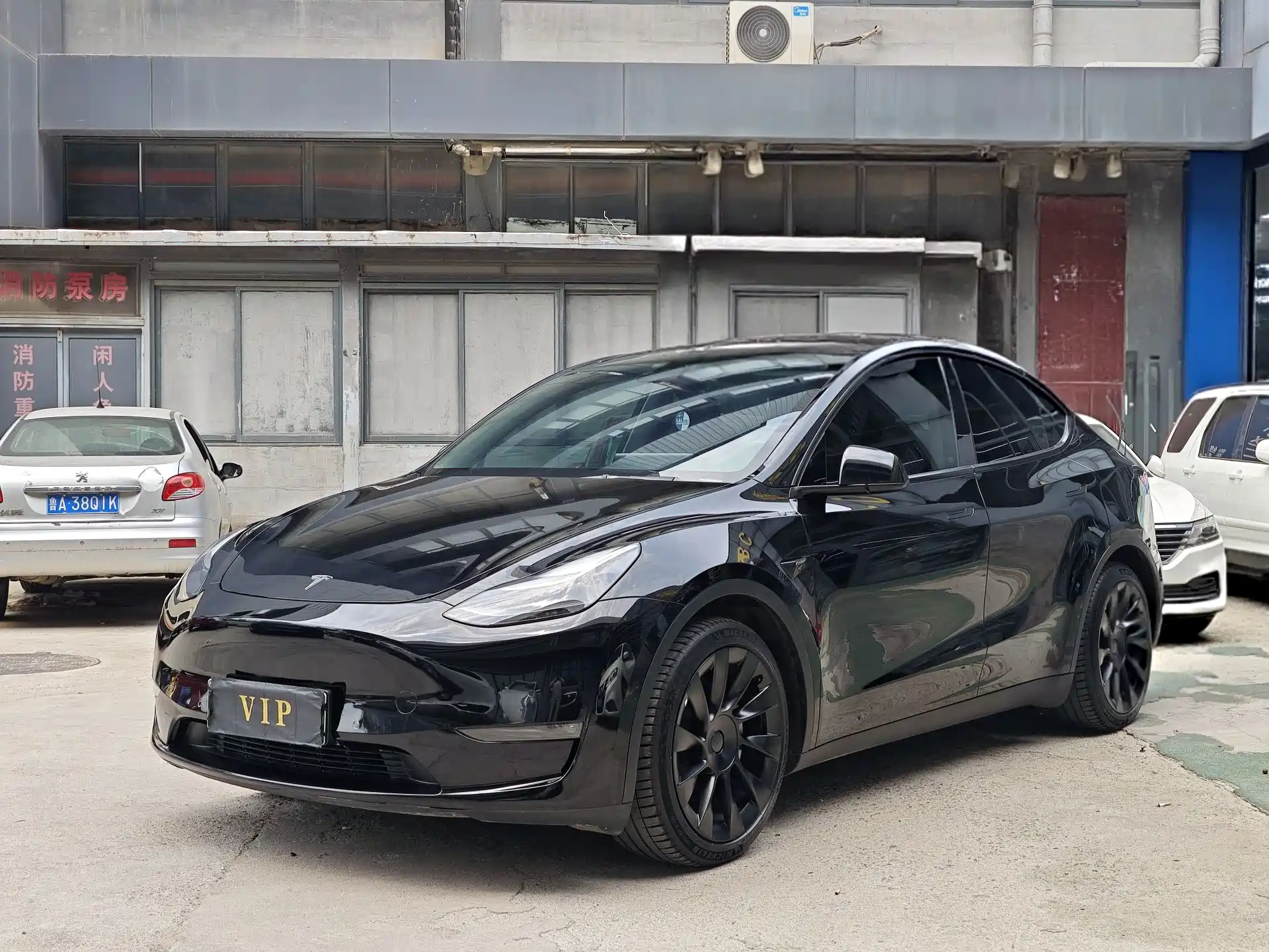 Фото 1 - Tesla Model Y
