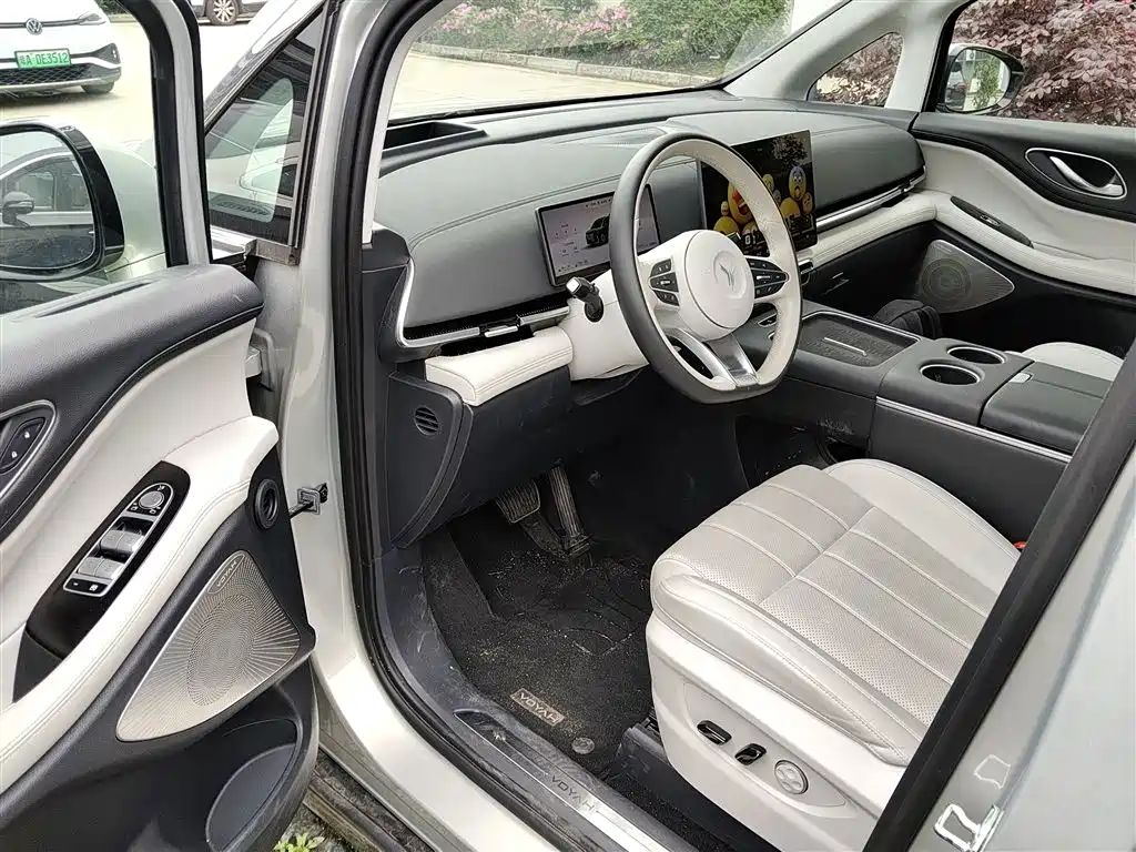 Voyah Auto Voyah Dreamer 2025 PHEV AWD Flagship Qian Kun Edition фото 16
