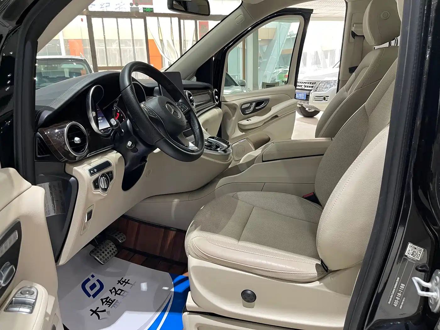 Mercedes-Benz V-Class 2018 V 260 L Premium Long Wheelbase Edition China VI фото 8