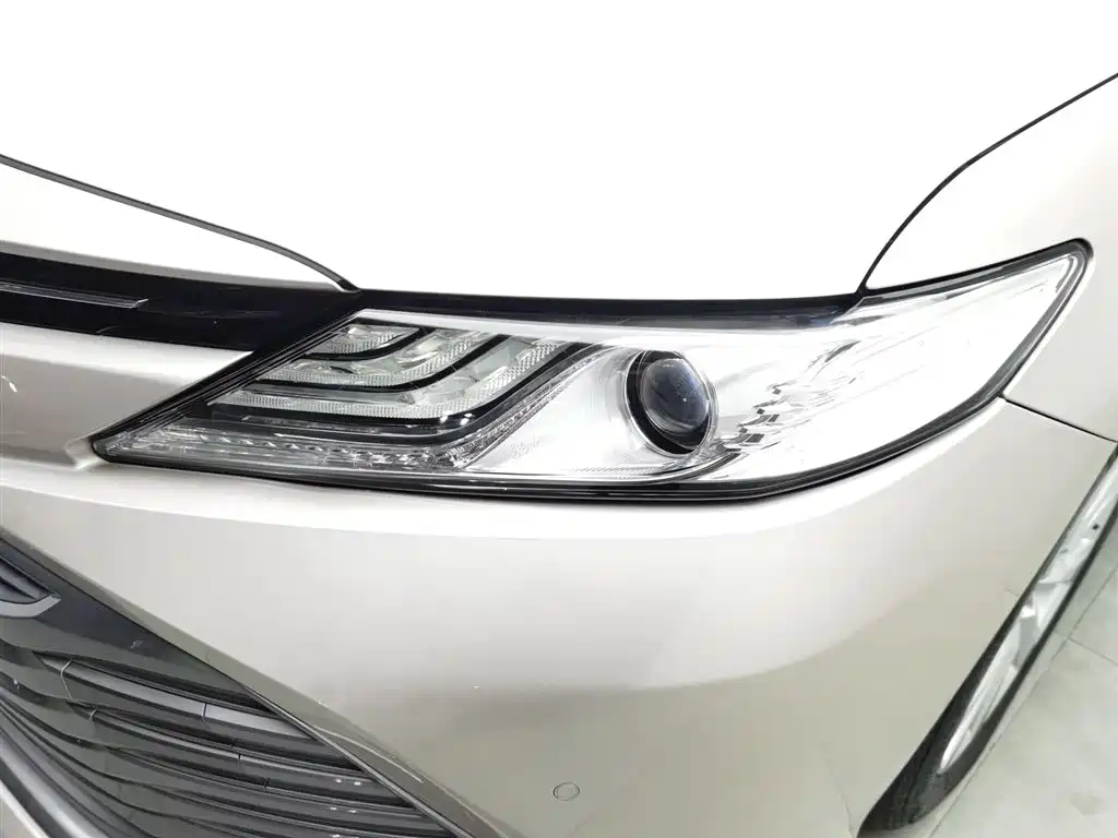 Toyota Camry 2018 2.0G Luxury Edition фото 7