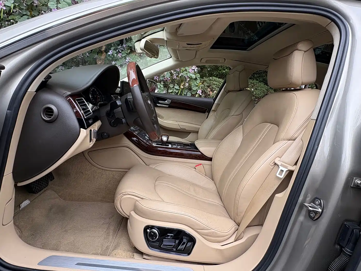 Audi A8 2012 A8L 50 TFSI quattro Luxury фото 8