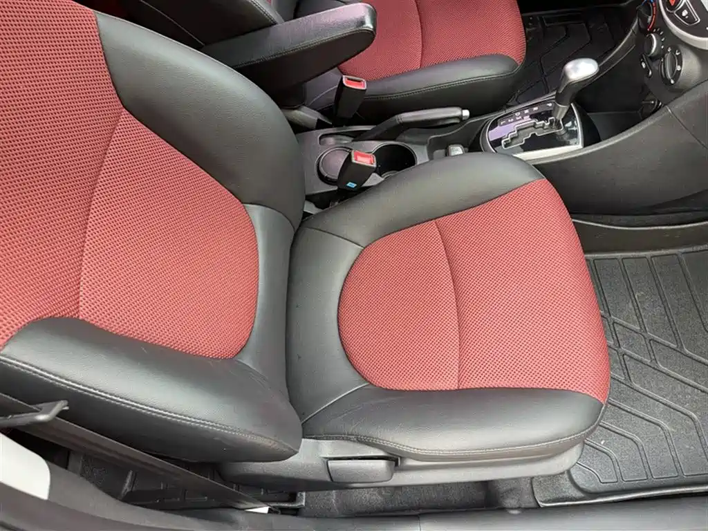 Hyundai Reina 2014 Model 1.6L Automatic TOP фото 4