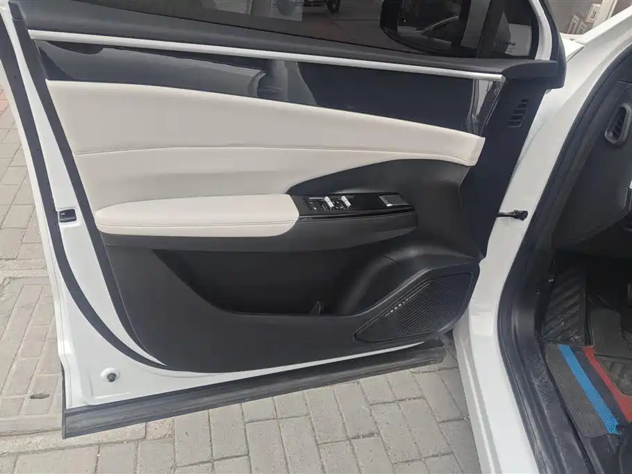 GEELY GALAXY GALAXY L7