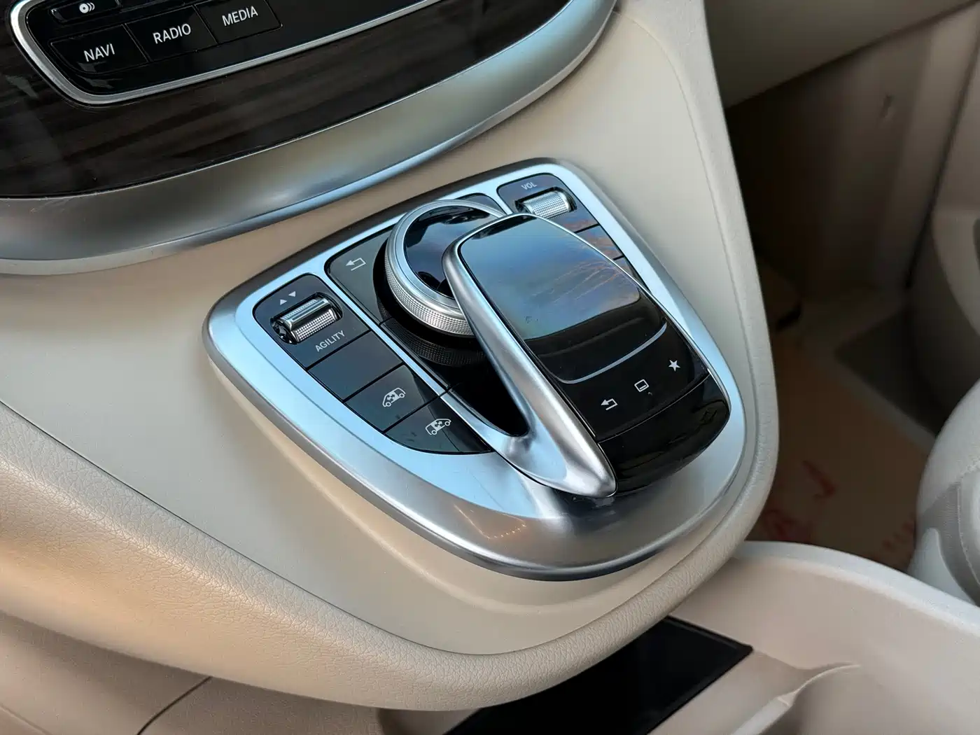 Mercedes-Benz V-Class 2016 V 260 Navigator фото 26