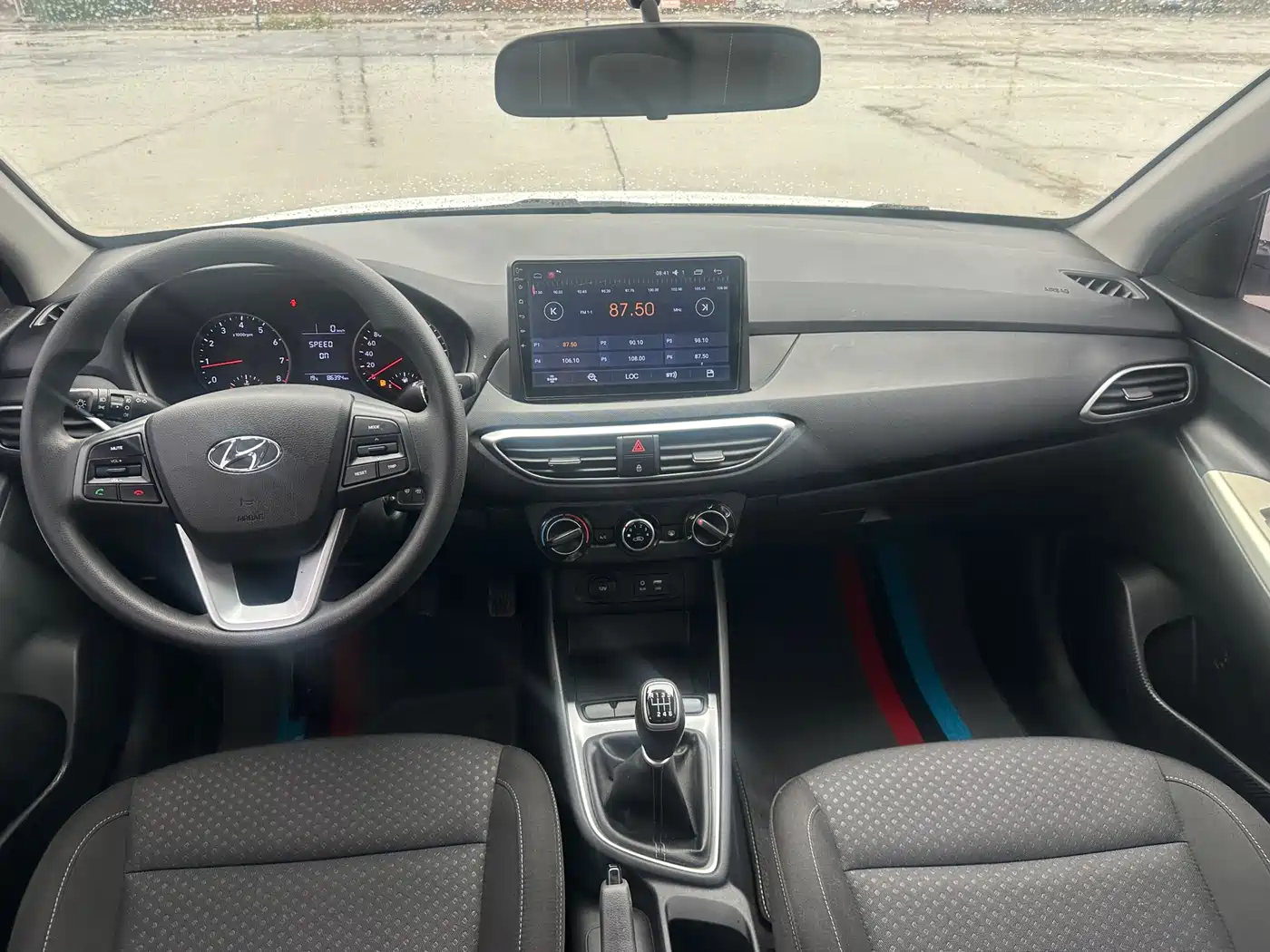 Hyundai Elantra 2017 1.6L Manual GLS Value Edition фото 7
