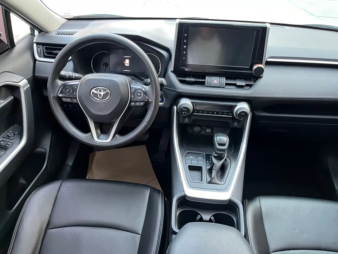 Toyota RAV4 Rongfang 2020 2.0L CVT 2WD Trend Edition фото 12
