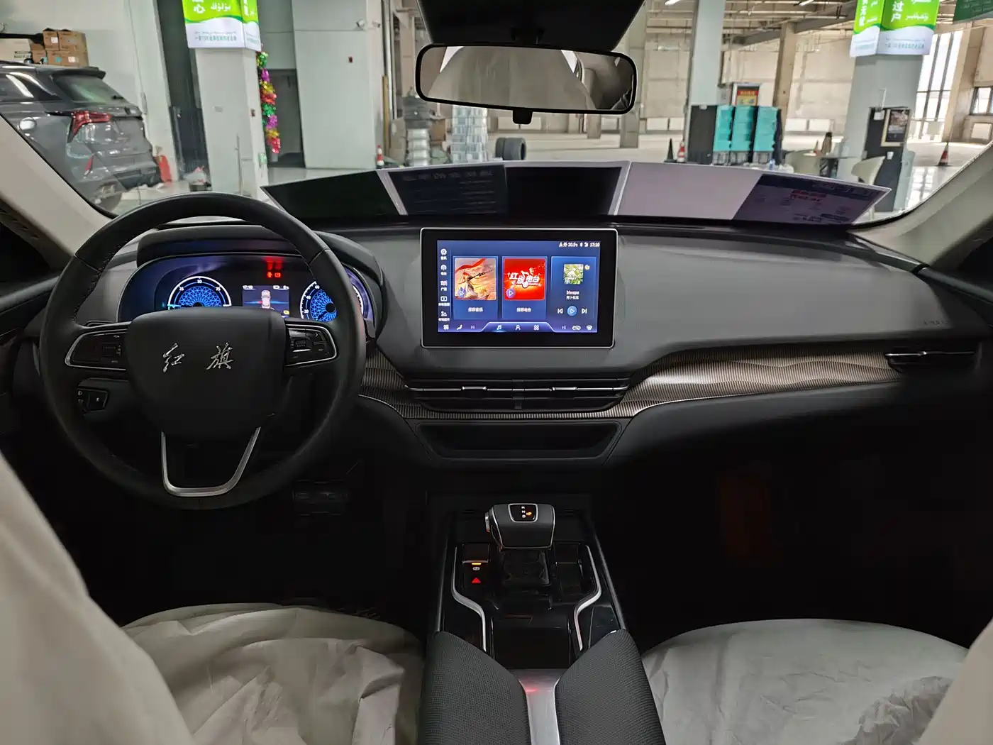 Hongqi HONGQI E QM5