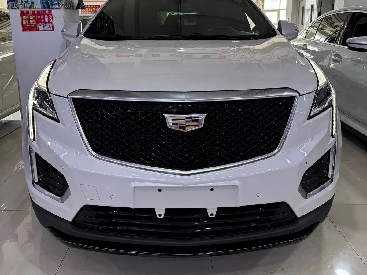 Фото 2 - Cadillac XT5