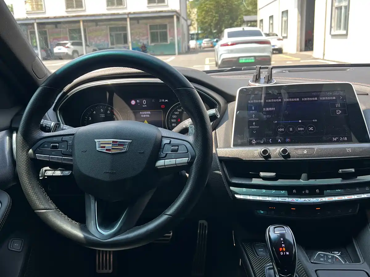 Фото 17 - Cadillac CT5