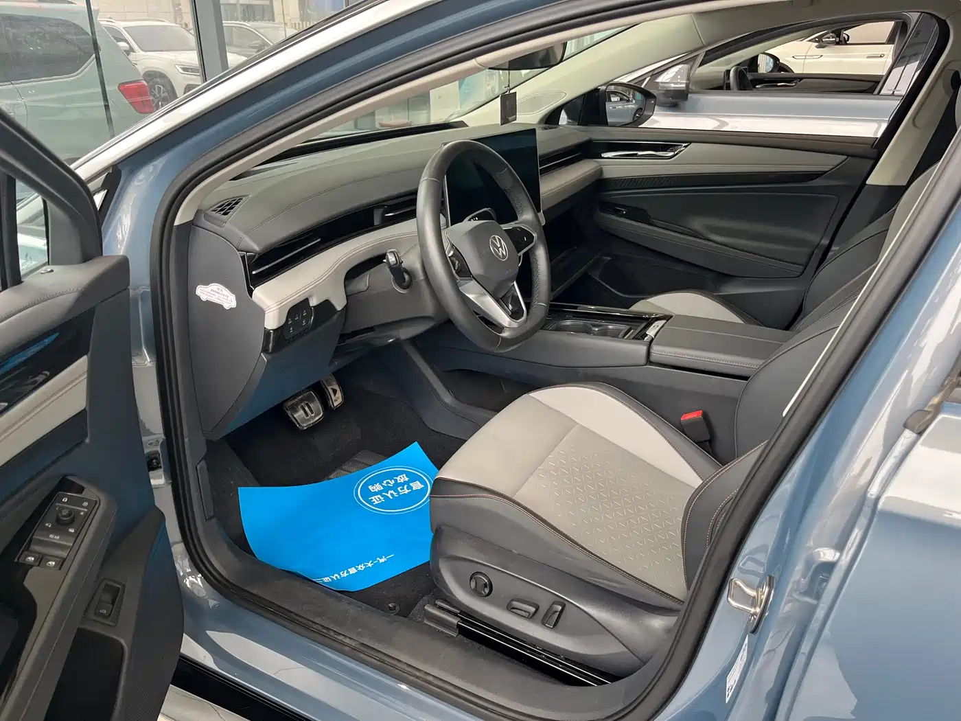 VOLKSWAGEN ID.7 VIZZION