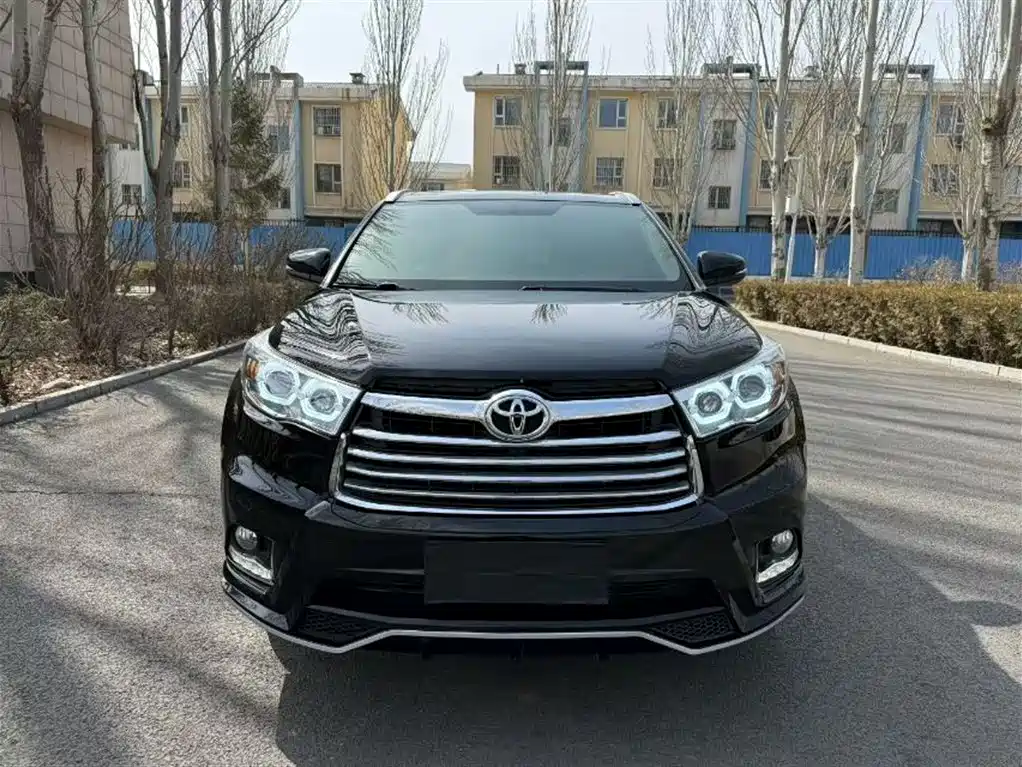 TOYOTA HIGHLANDER