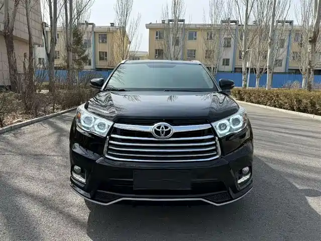 TOYOTA HIGHLANDER