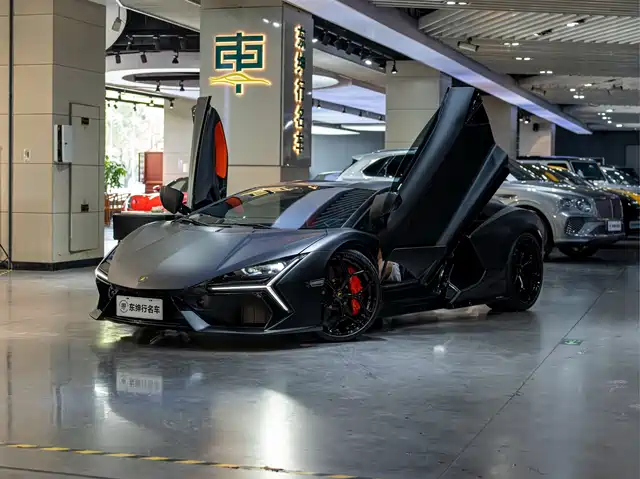  Lamborghini Revuelto 2023 6.5L PHEV Standard
