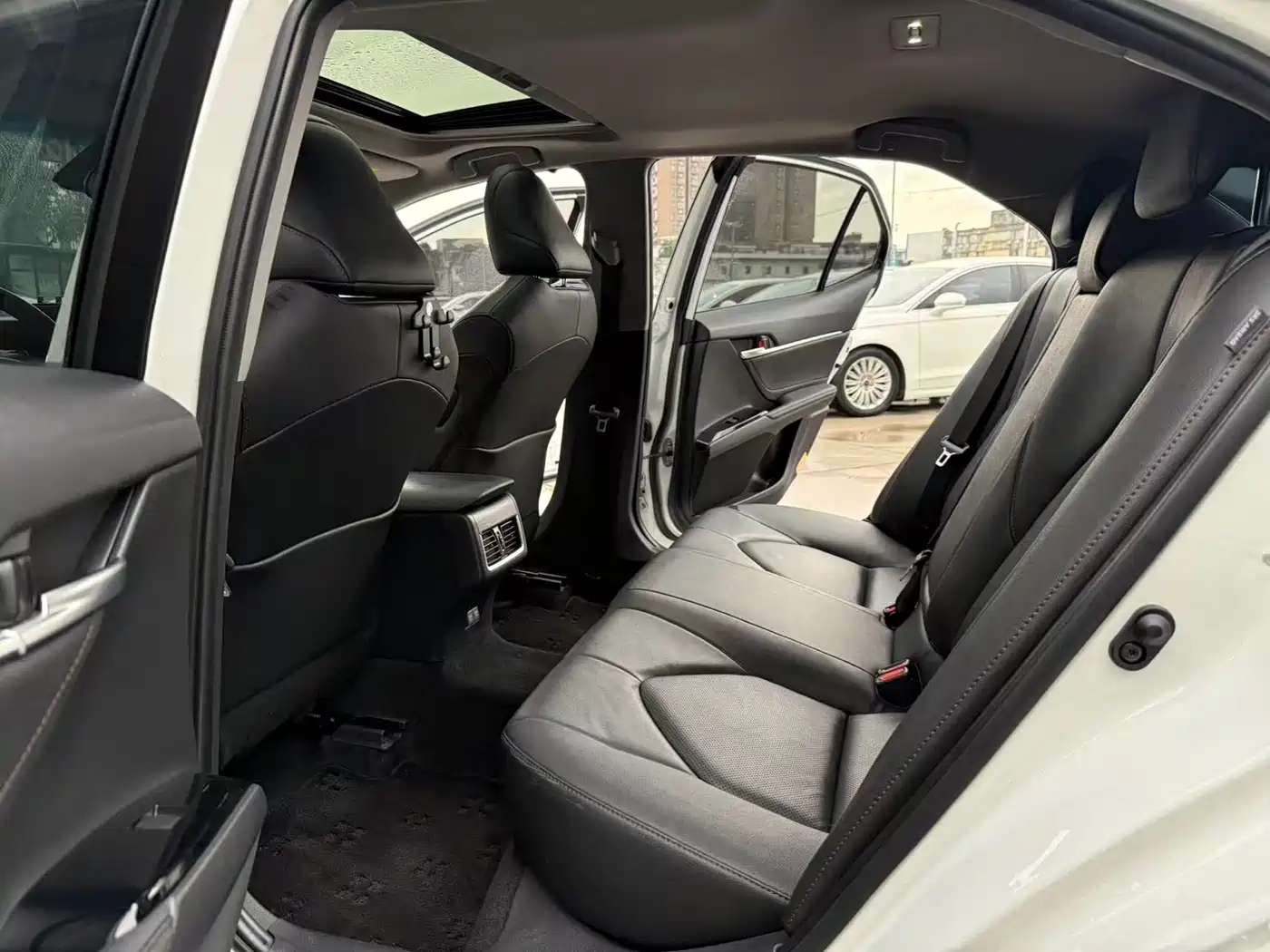 Toyota Camry 2021 2.0G Luxury Edition фото 6