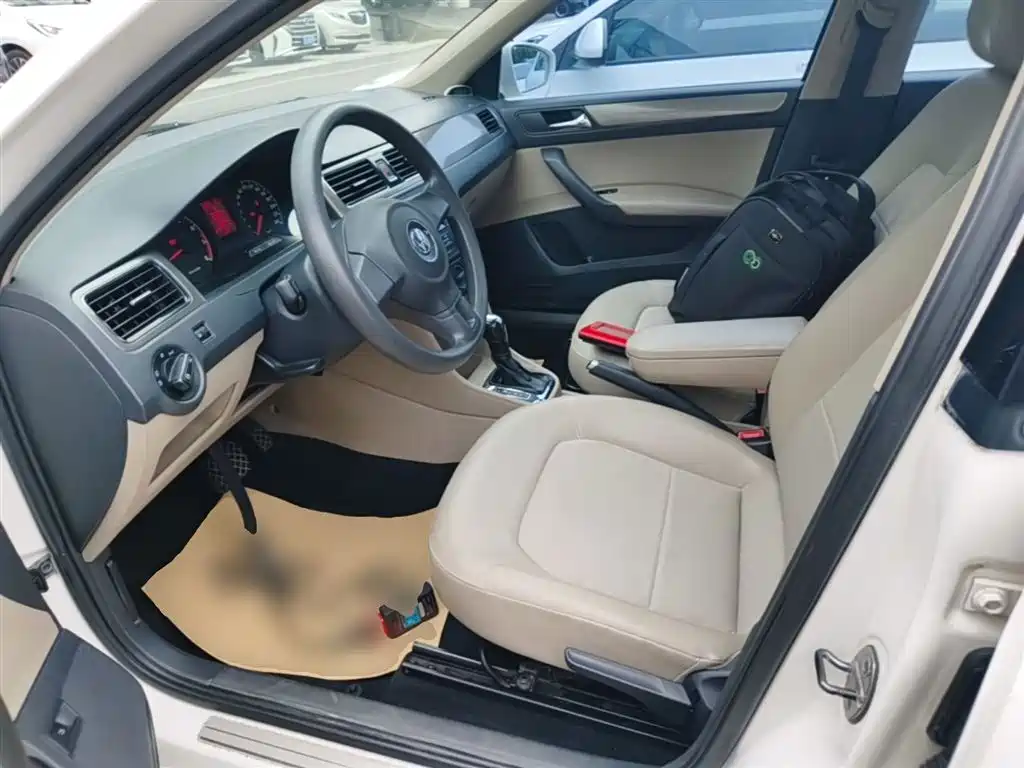 Volkswagen Santana 2013 1.6L Automatic Comfort Edition фото 15
