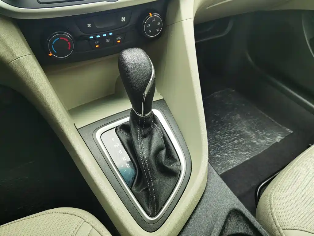 Фото 13 - Buick Excelle