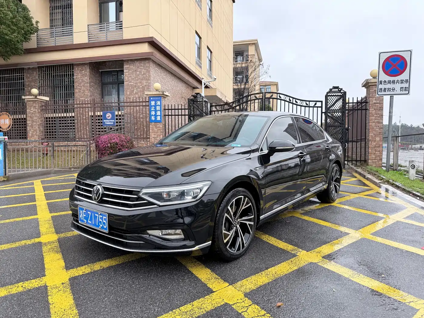 Volkswagen Magotan 2020 330TSI DSG Luxury фото 3