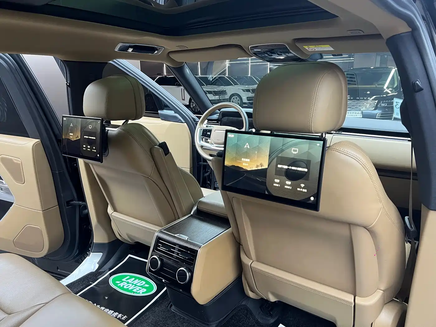 Land Rover Range Rover 2023 3.0 L6 400PS Genesis Extended Version фото 11