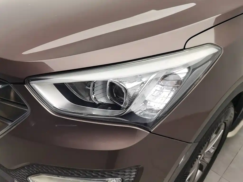 Hyundai Santa Fe 2014 2013 Model 2.4L Automatic 2WD Smart