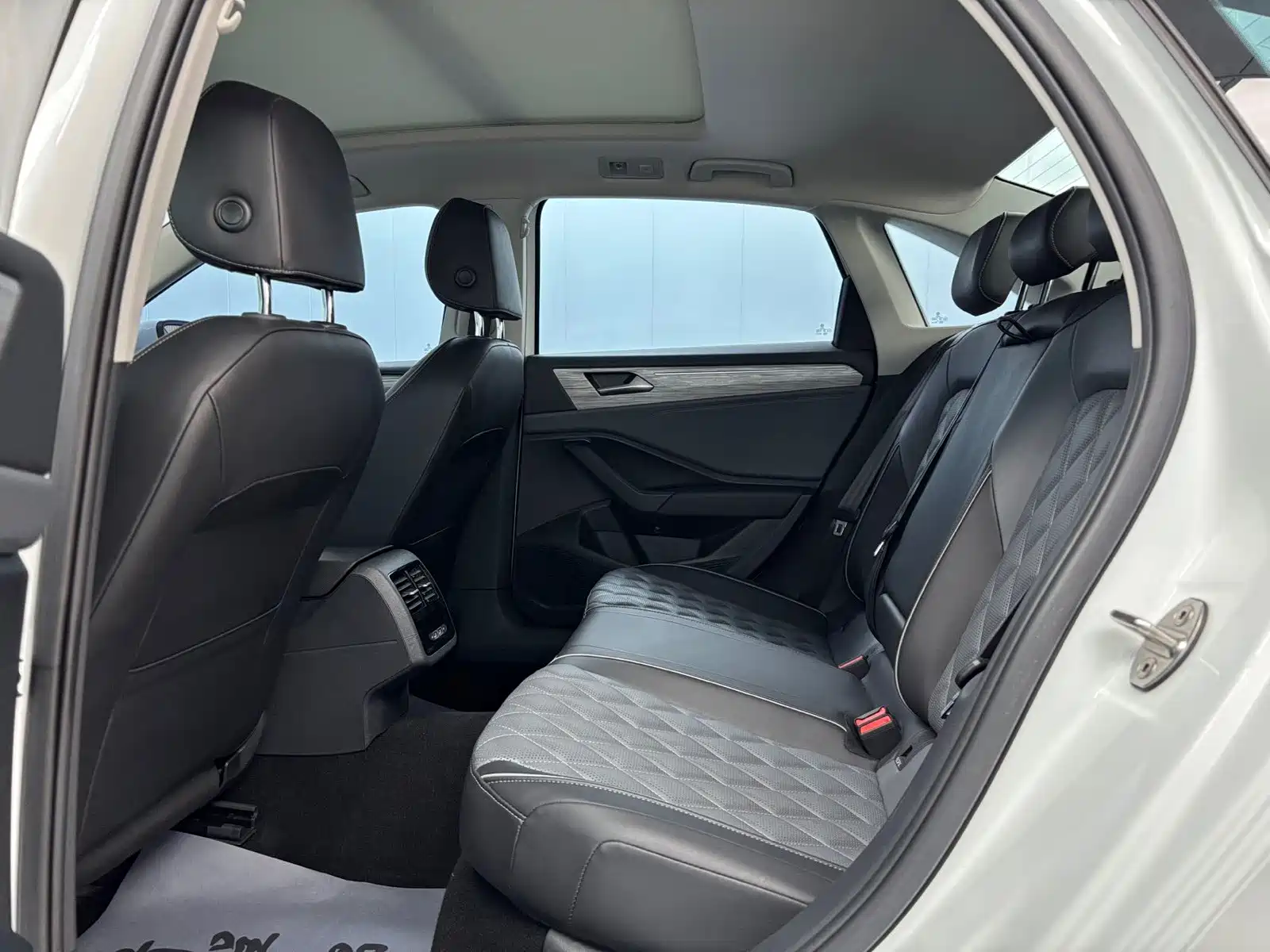 Фото 5 - Volkswagen Sagitar
