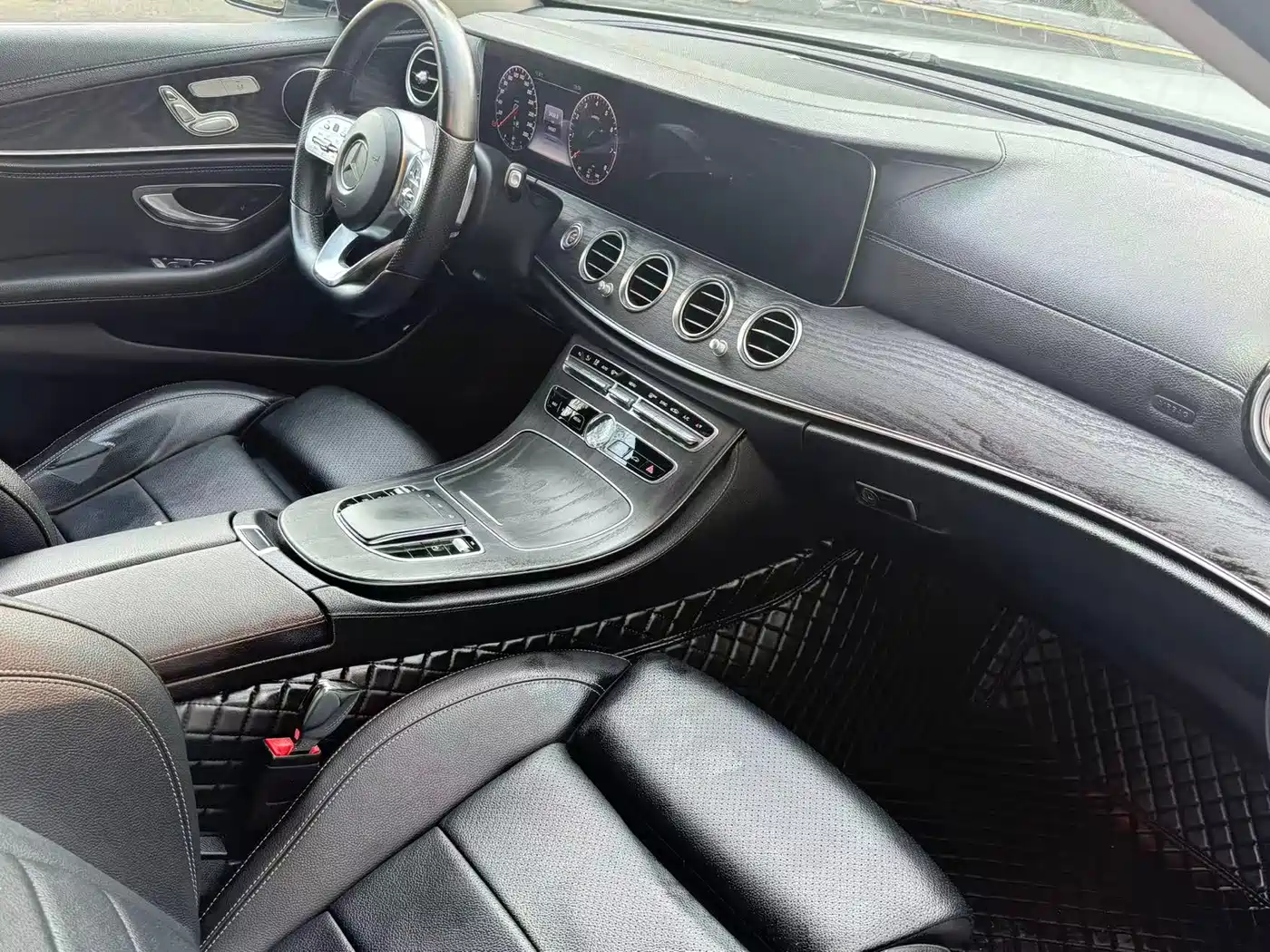 Mercedes-Benz E-Class 2019 E 260 L Sport фото 2