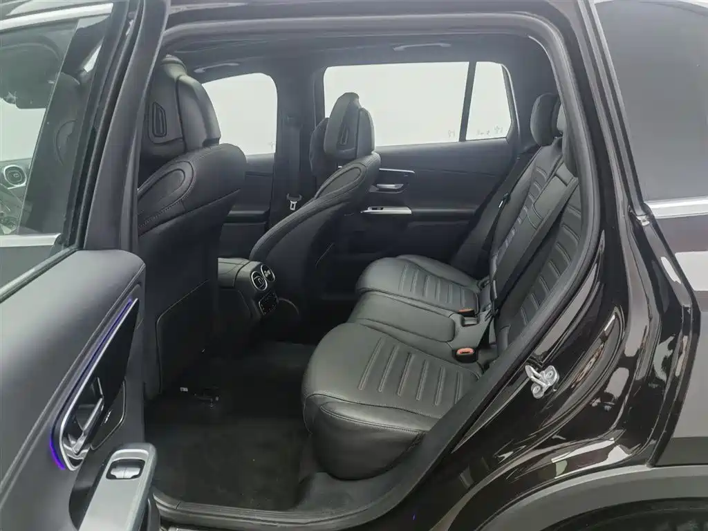 Mercedes-Benz GLC 2023 GLC 260 L 4MATIC Sport 5-seater фото 15