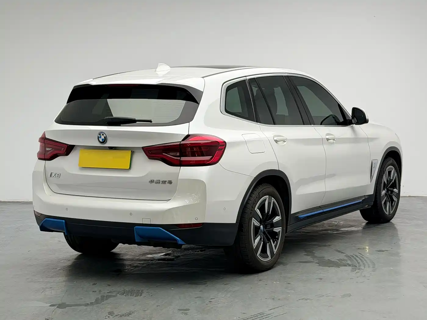 BMW iX3 2021 Leading фото 4