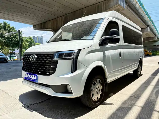  SAIC Maxus Xintu V80 2024 Aoyun 6AMT Long Wheelbase Medium Roof 147Ps 6/7/8/9-seater