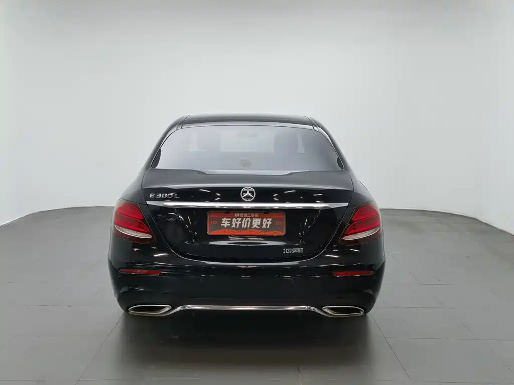 Photo 4 - Mercedes-Benz E-Class
