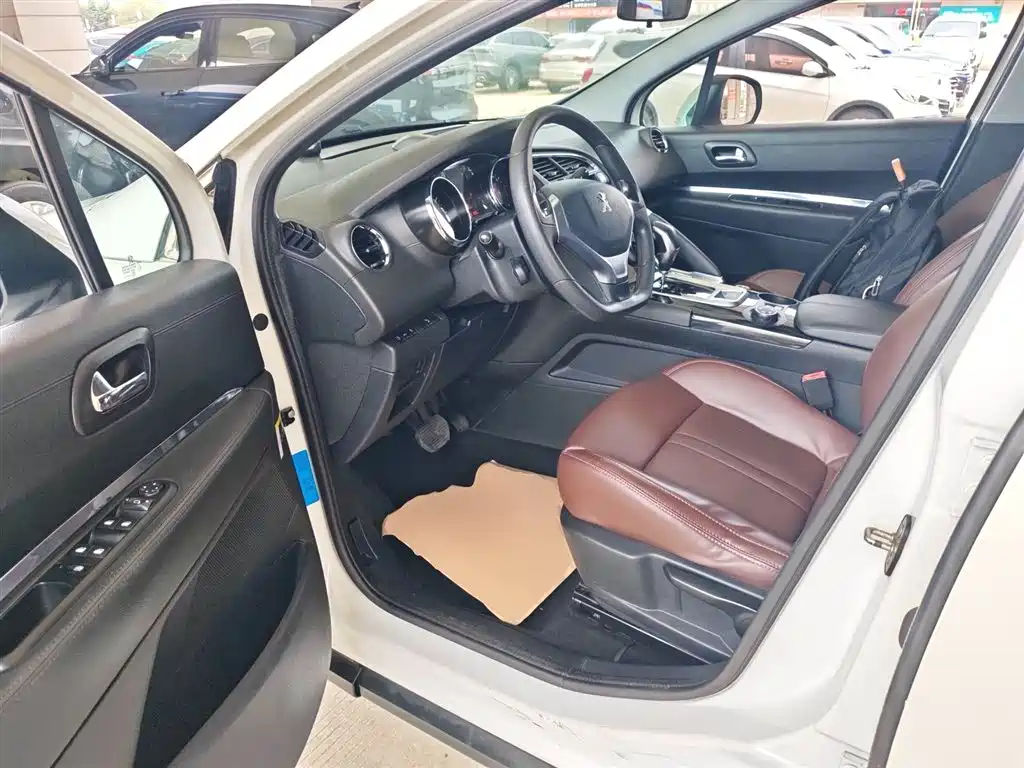 Peugeot 3008 2015 1.6THP Automatic Classic Edition фото 15