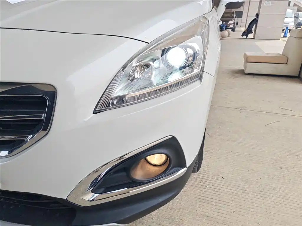 Peugeot 3008 2015 1.6THP Automatic Classic Edition фото 24