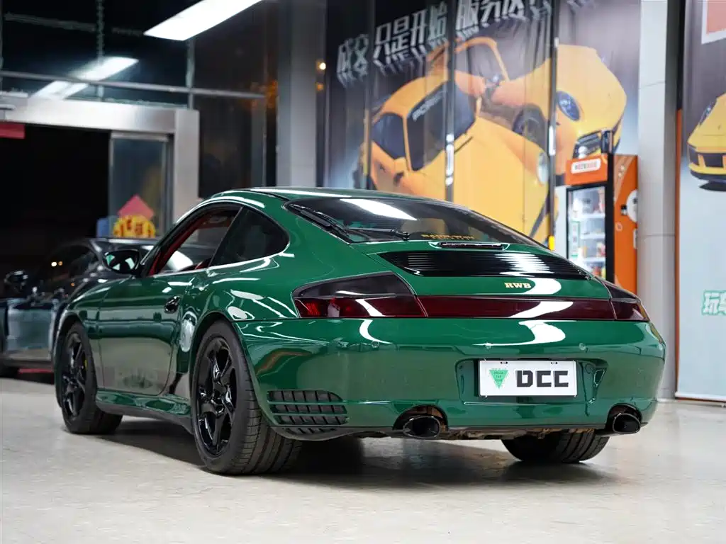 Porsche 911 2004 Carrera S Coupe 3.6L фото 2