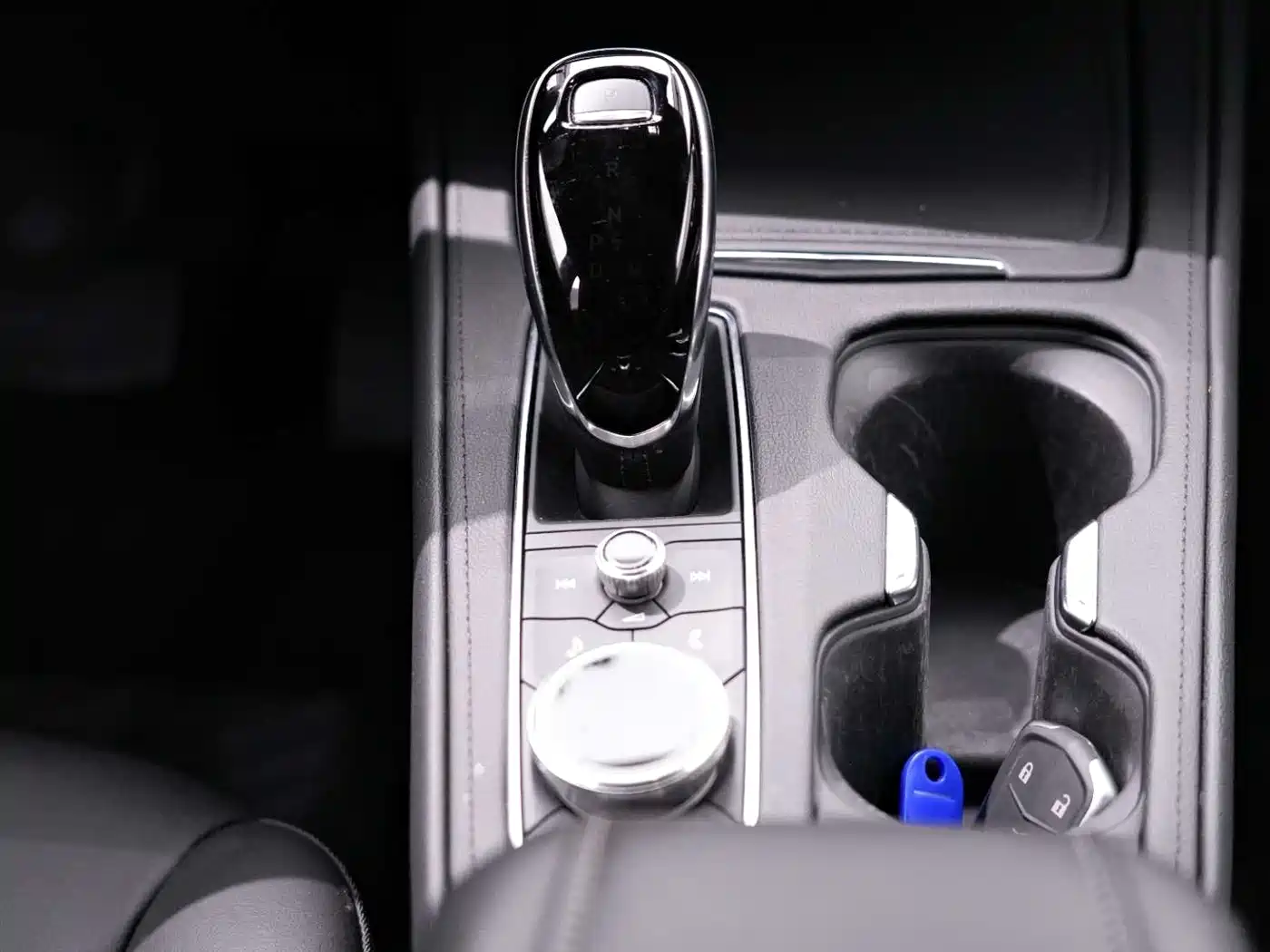 Cadillac XT4 2023 Model Year 28T Two-Wheel Drive Luxury Model фото 27