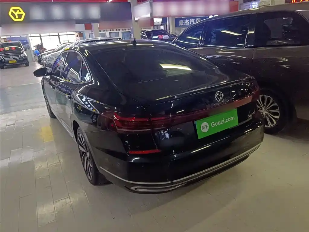 Volkswagen Passat 2022 330TSI Starlight Elite Edition фото 23