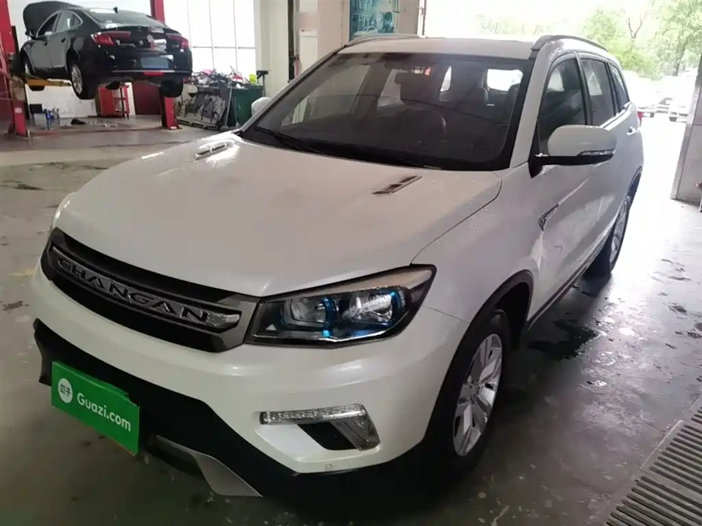 Фото 1 - Changan CS75
