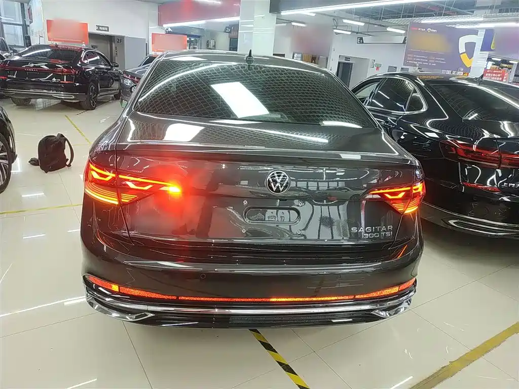 Volkswagen Sagitar 2023 300TSI DSG Surpassing Edition фото 4