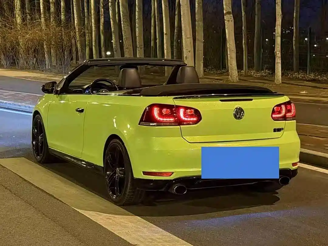 Volkswagen Golf (Import) 2014 2.0TSI R Convertible Edition фото 4