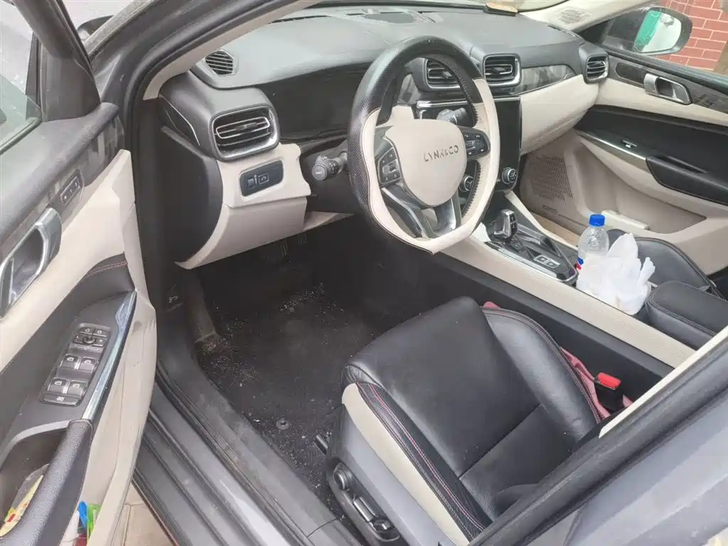 Lynk & Co 02 2018 Model 1.5T DCT 2WD Yao Pro Edition China V фото 14