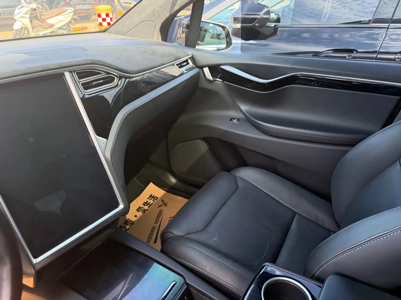 Фото 4 - Tesla Model X