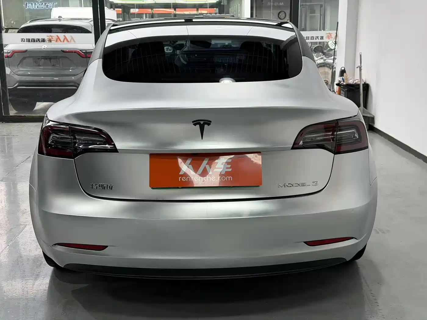 TESLA MODEL 3