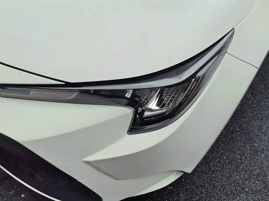 Toyota Levin 2021 Dual Hybrid 1.8H E-CVT Leading Edition фото 16