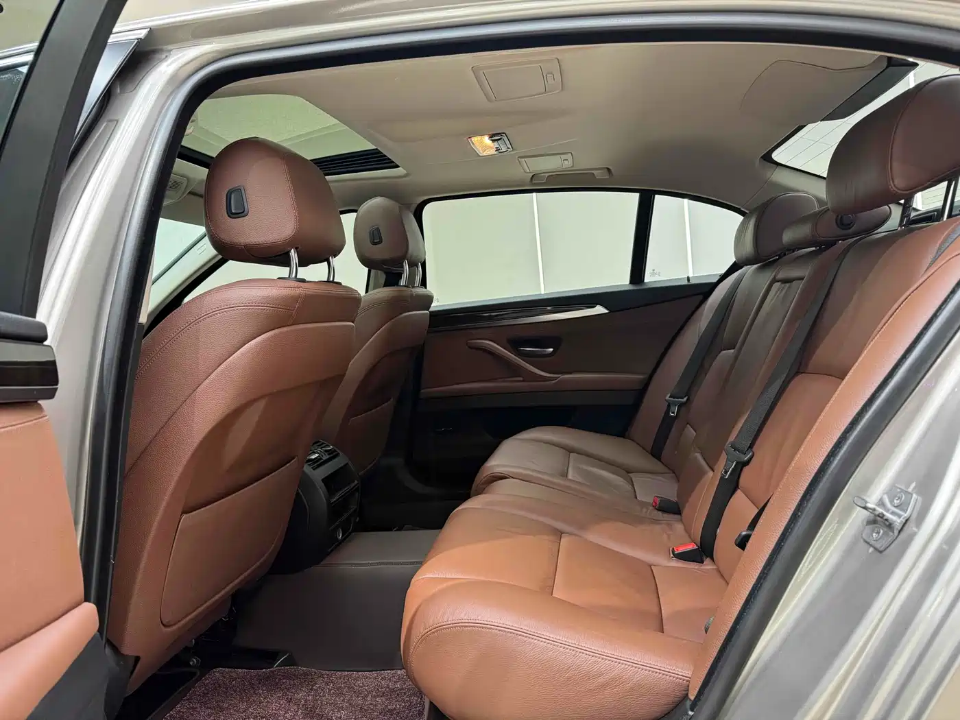 BMW 5 Series 2014 525Li Leading фото 17