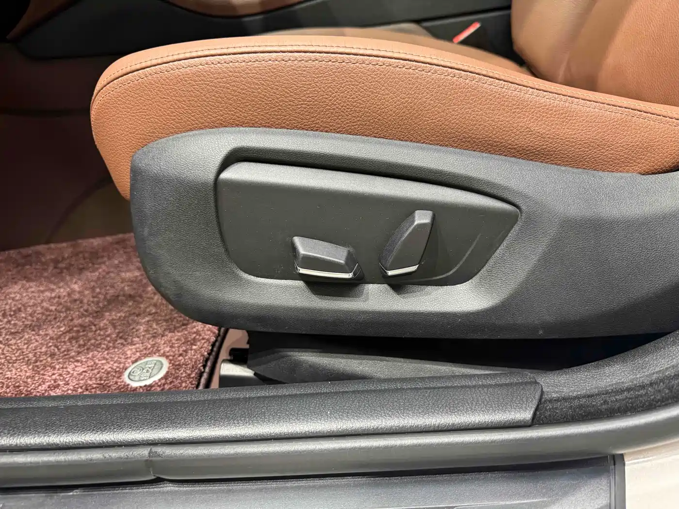 BMW 5 Series 2014 525Li Leading фото 15